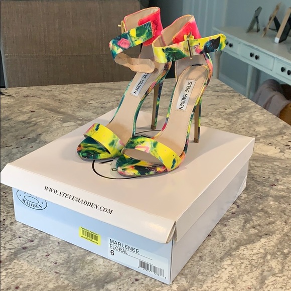 Steve Madden Shoes - Women’s size 6 Marlene floral 4 1/2“ high heel